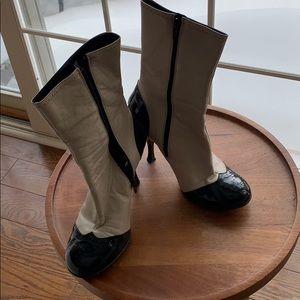 Leather boots Two Toned wing tip